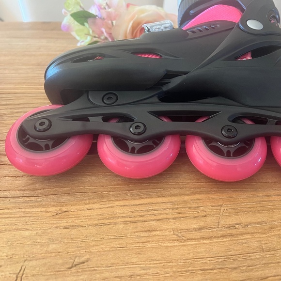 NIB Inline Skates (Sz 2-5) Roller blades - Picture 15 of 16